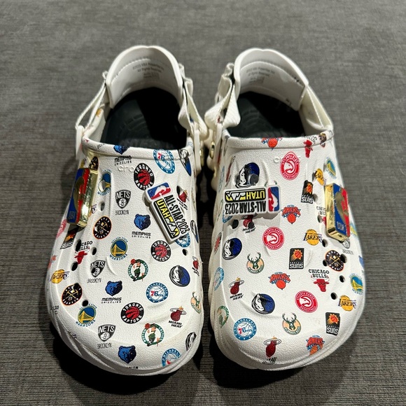 CROCS White NBA Logo Clogs - Picture 1 of 4